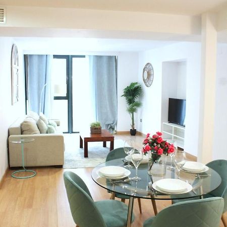 Apartments Ole - Albareda 24 Севілья Екстер'єр фото