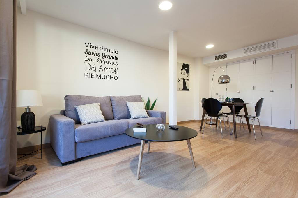 Apartments Ole - Albareda 24 Севілья Номер фото