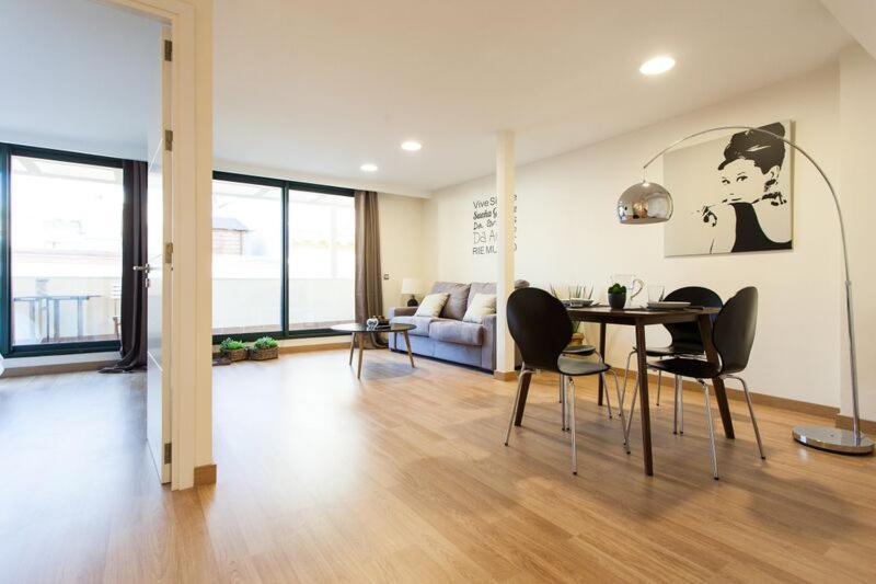 Apartments Ole - Albareda 24 Севілья Екстер'єр фото