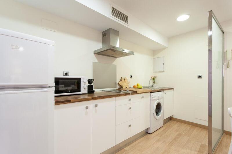 Apartments Ole - Albareda 24 Севілья Екстер'єр фото